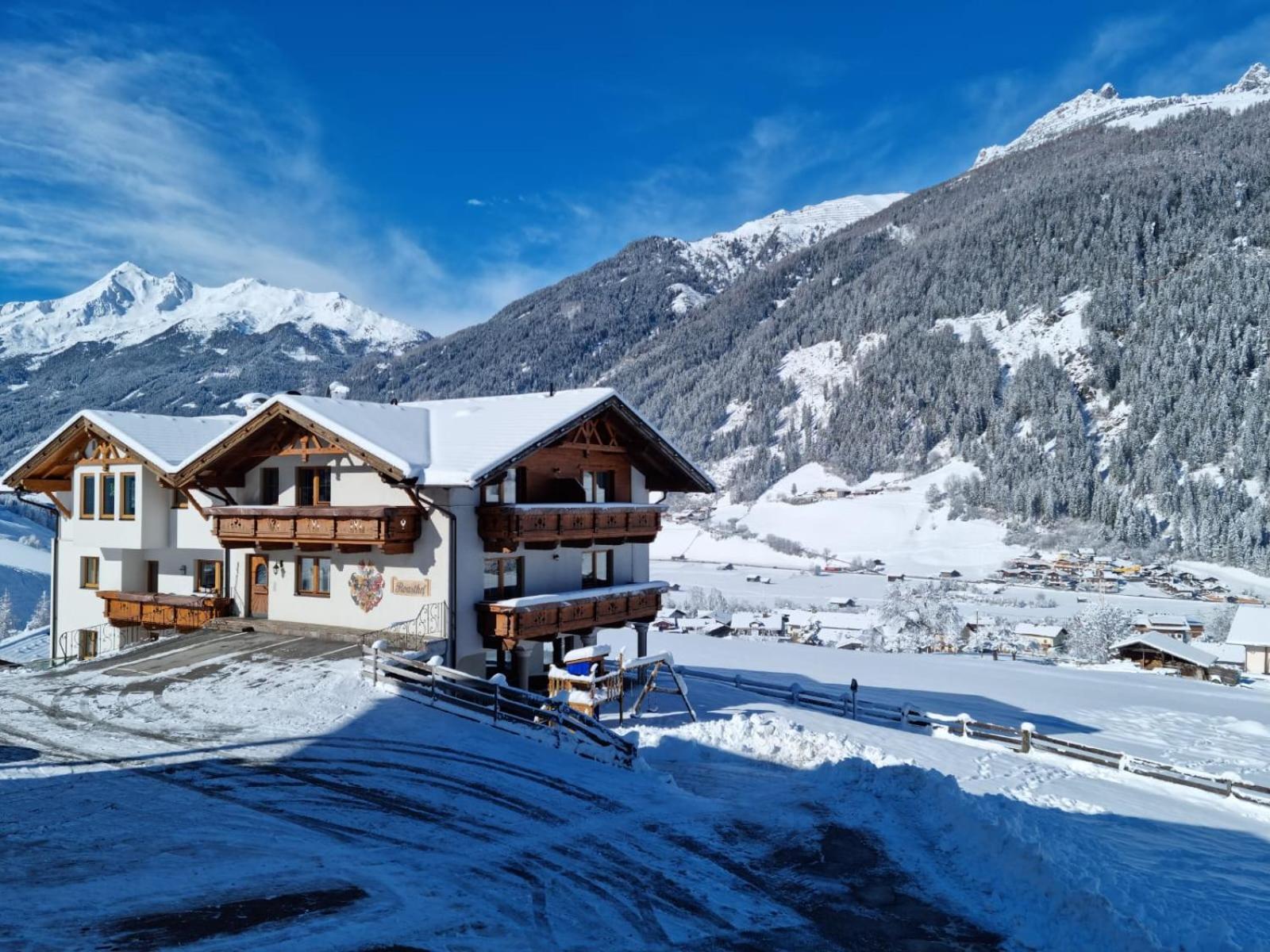 Roasthof Apartments Neustift im Stubaital Bagian luar foto